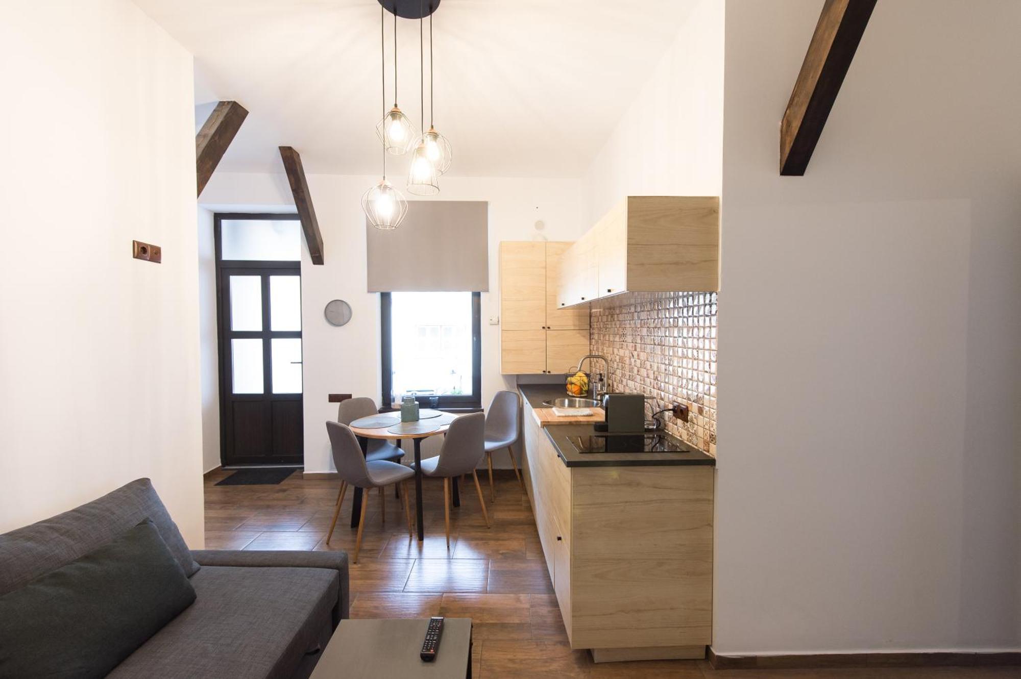 Lovely Brasov Flat With Patio And Mountain Views Braşov Exterior foto