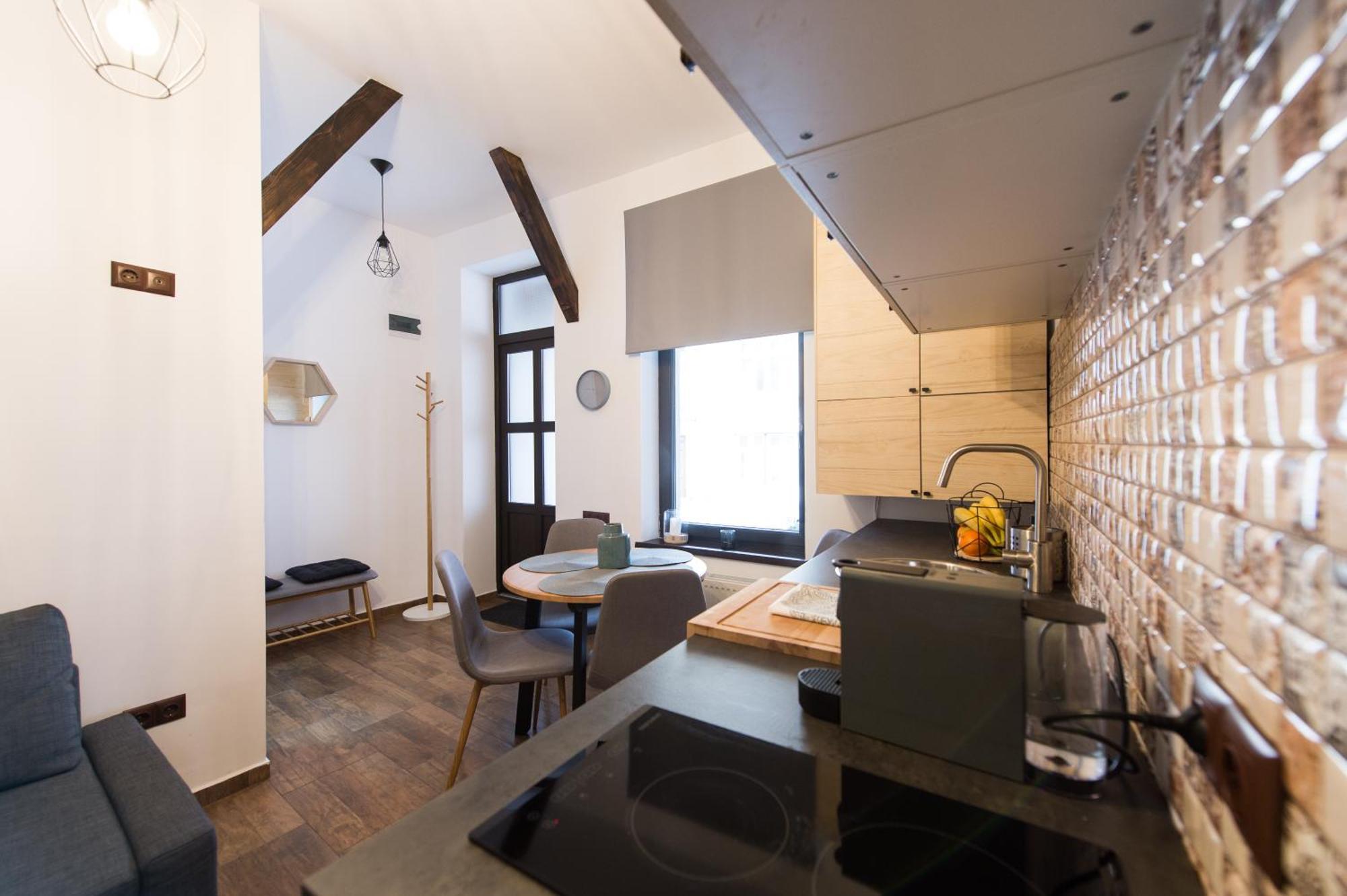 Lovely Brasov Flat With Patio And Mountain Views Braşov Exterior foto