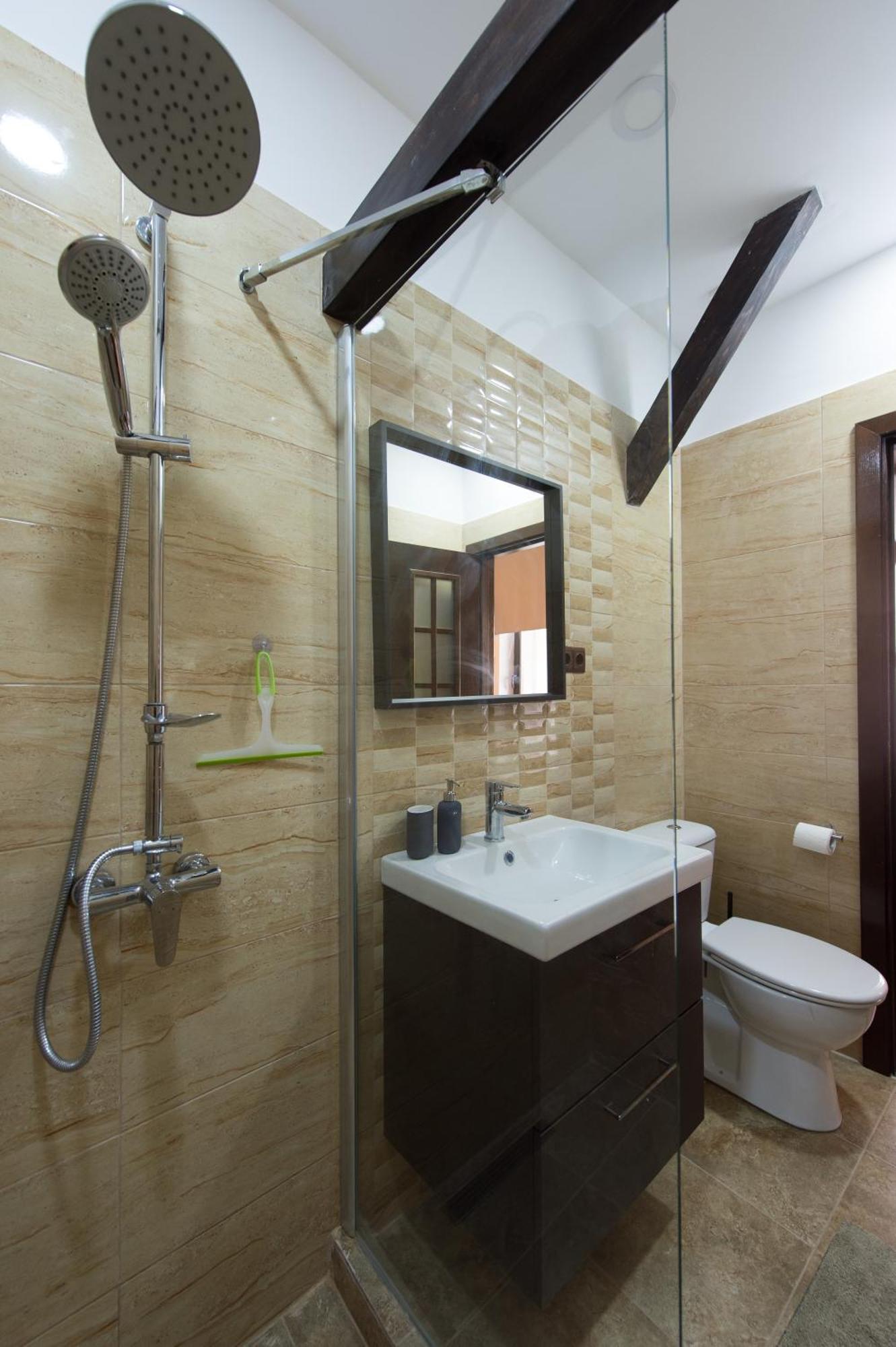 Lovely Brasov Flat With Patio And Mountain Views Braşov Exterior foto