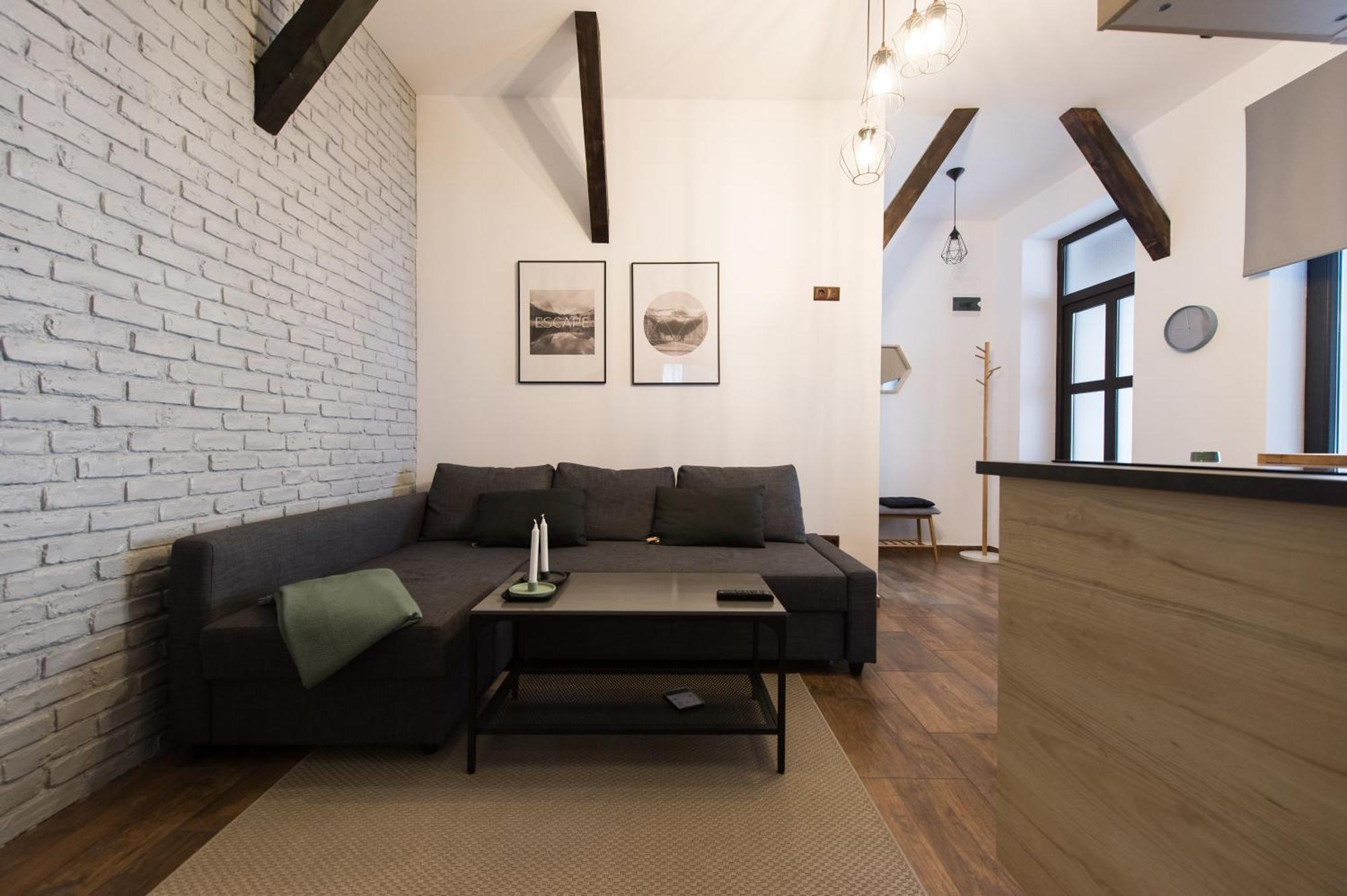 Lovely Brasov Flat With Patio And Mountain Views Braşov Exterior foto