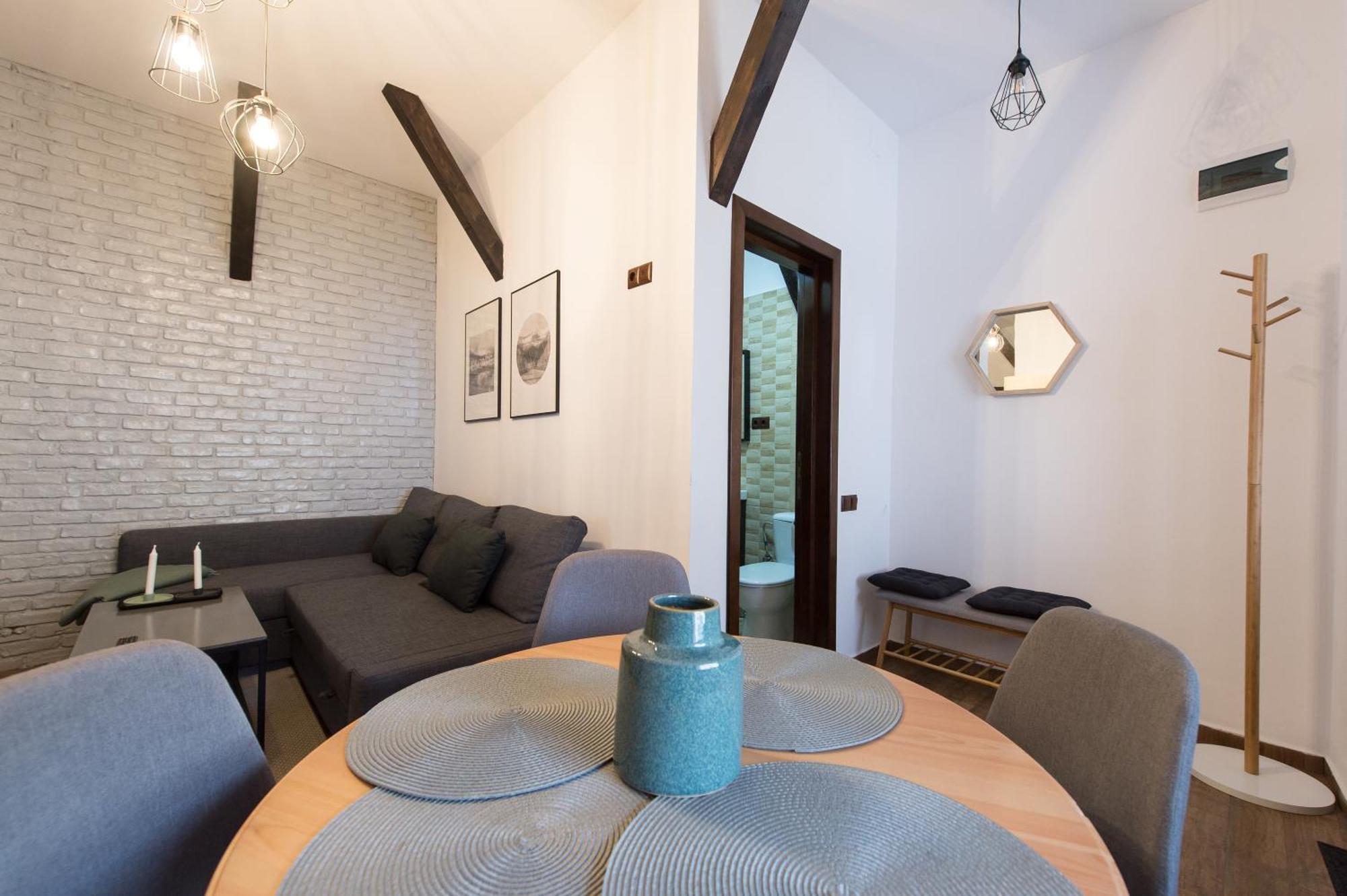 Lovely Brasov Flat With Patio And Mountain Views Braşov Exterior foto