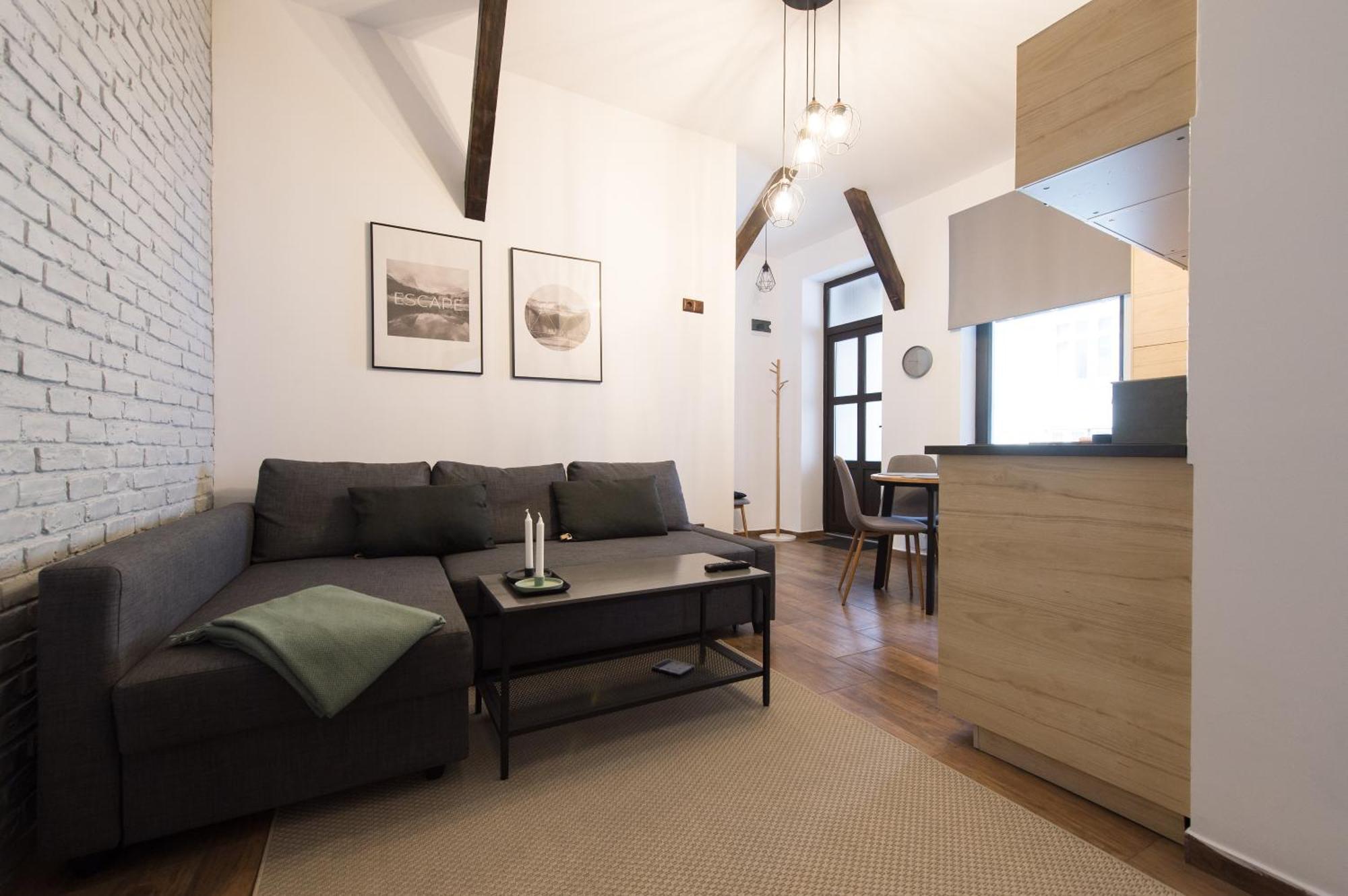 Lovely Brasov Flat With Patio And Mountain Views Braşov Exterior foto