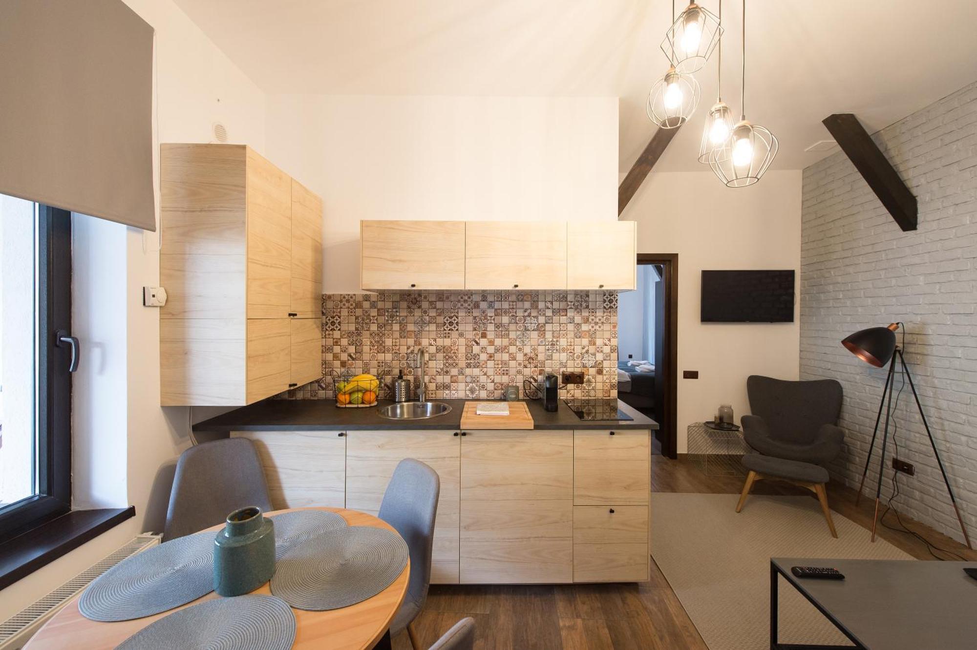 Lovely Brasov Flat With Patio And Mountain Views Braşov Exterior foto